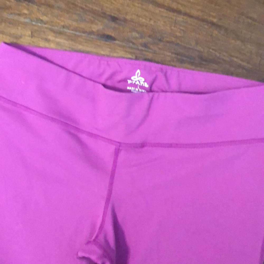 Prana Fuschia Pink Capri Yoga Pants - Picture 2 of 4